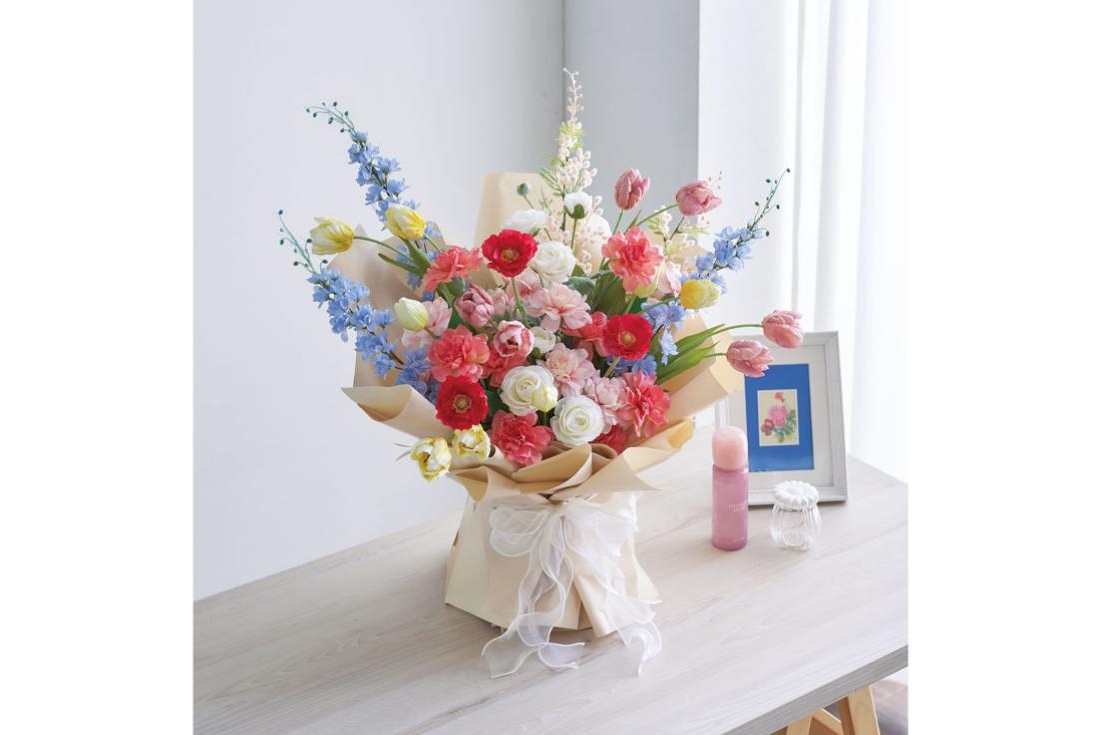 マルチカラーの花束風アレンジ