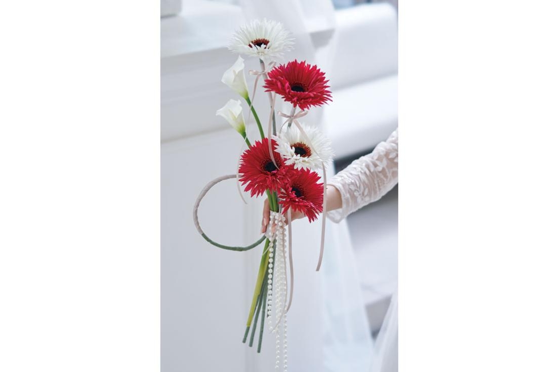 ガーベラのスタイリッシュブーケ