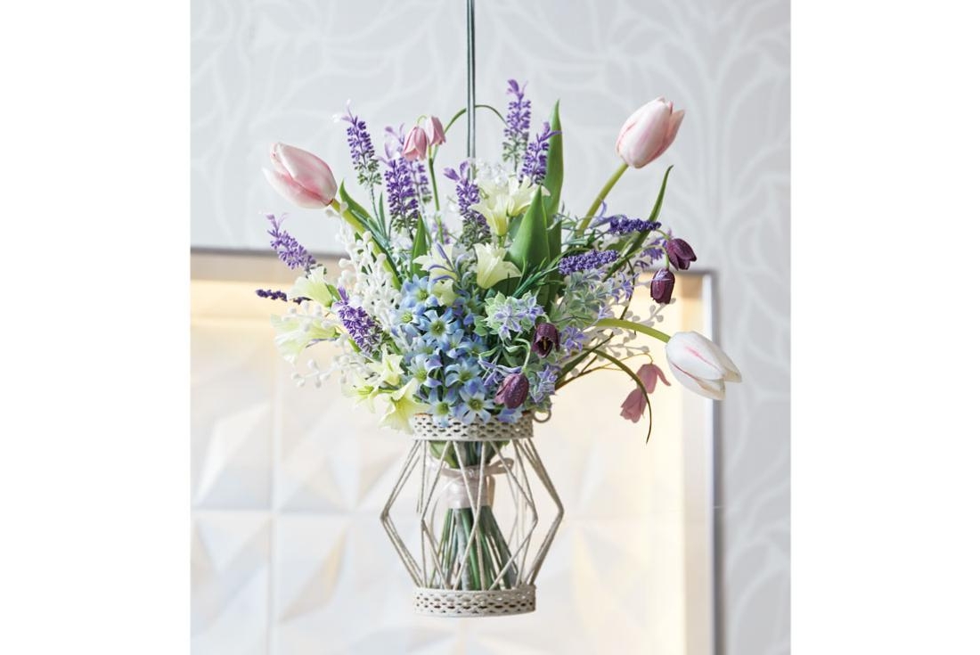 ラベンダーとチューリップの吊りアレンジ